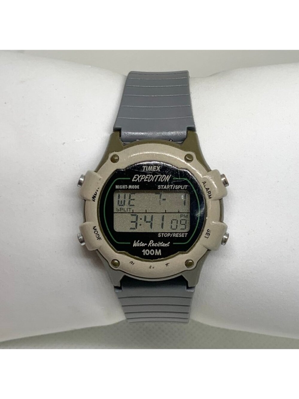Vintage Timex Expedition Watch 33mm 100MWR gray plastic band running
